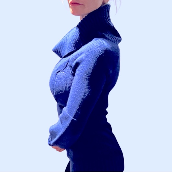 Blue pull-over - Picture 2 of 12